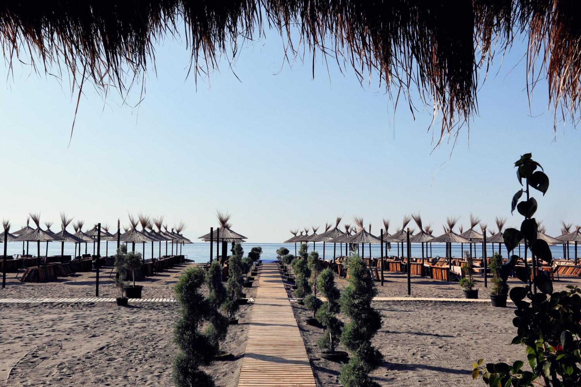 Velipoja Grand Europa Resort, Affiliated By Melia Bagian luar foto