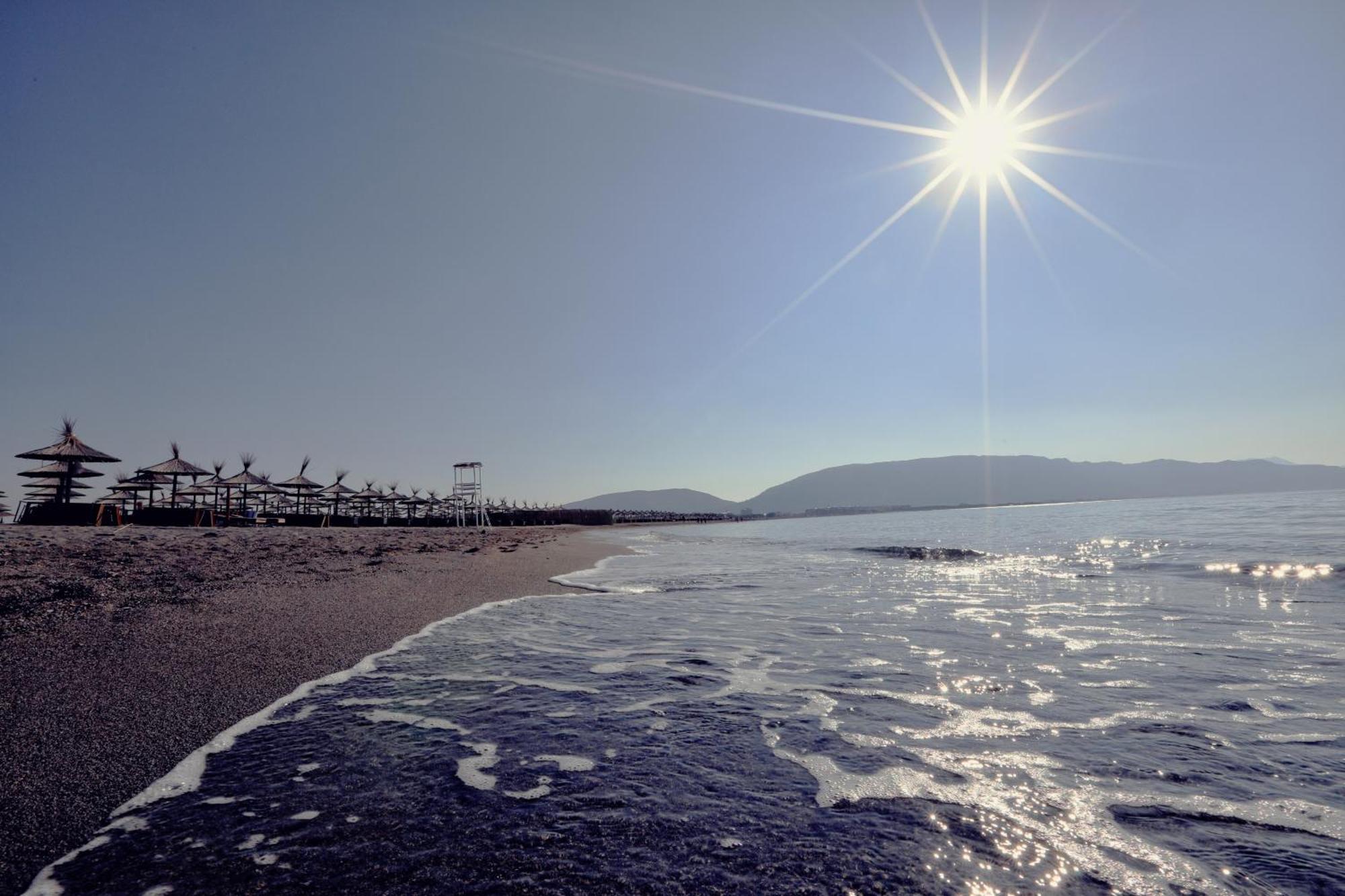 Velipoja Grand Europa Resort, Affiliated By Melia Bagian luar foto